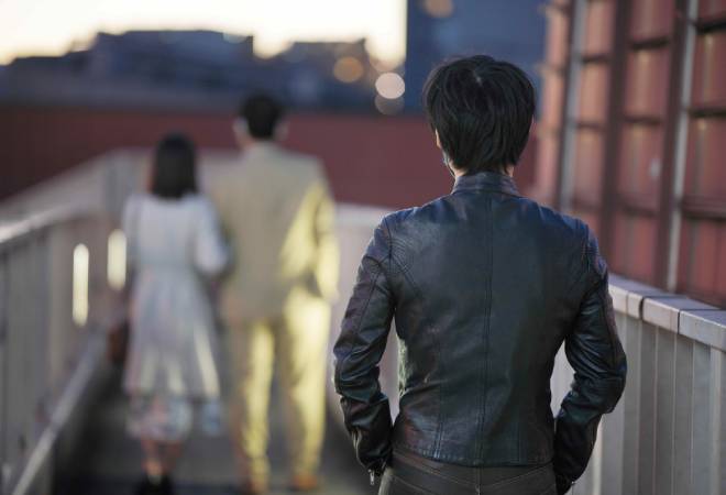 尾行。